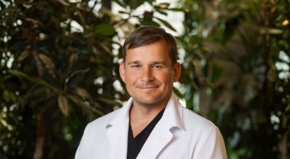 Estētikas klīnikai pievienojies plastikas ķirurgs Dr. Kārlis Vērdiņš